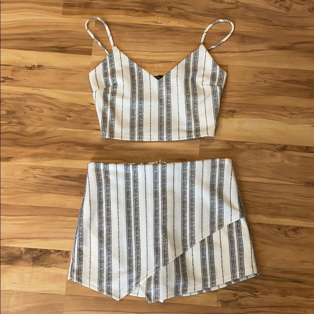 Matching white & black set